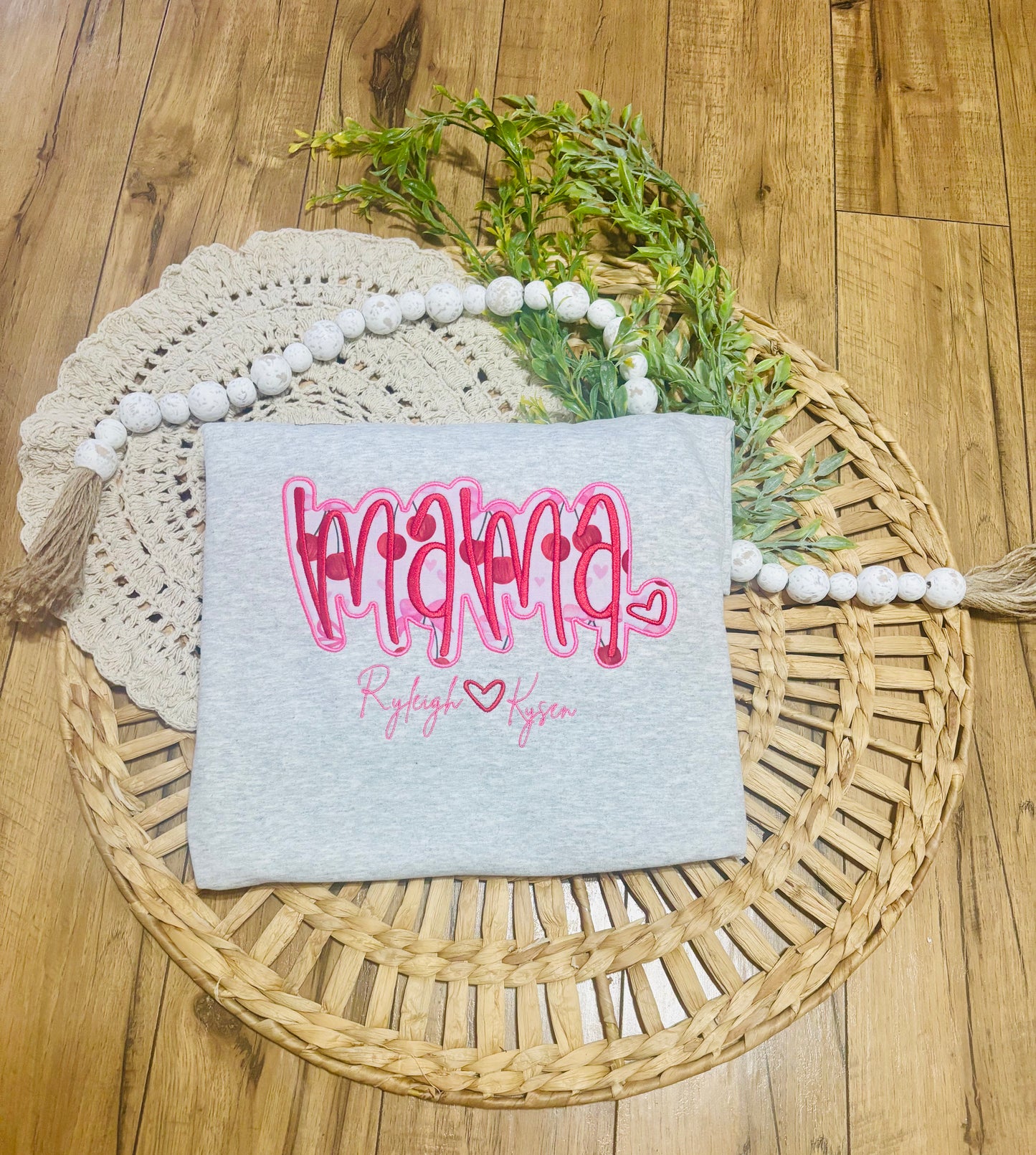 MAMA, personalized crewneck - Embroidered