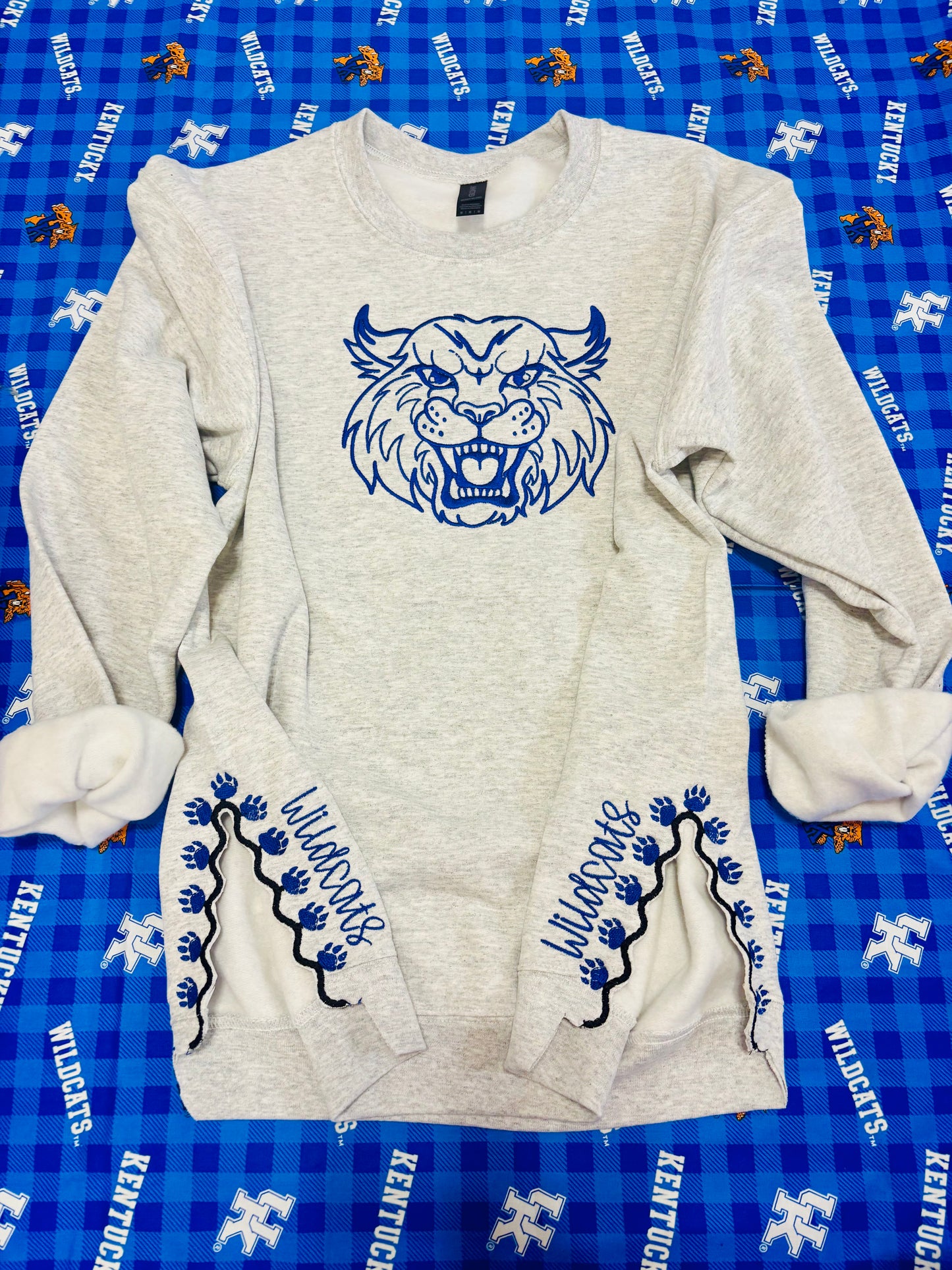 Vintage Wildcat - With side cut outs - Embroidered